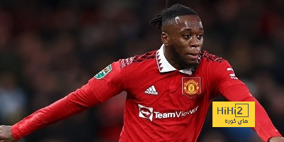 مانشستر يونايتد يمدد عقد ظهيره