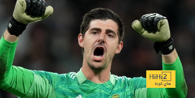 جماهير أتلتيكو مدريد ترمى النفايات على لوحة كورتوا قبل انطلاق الديربي