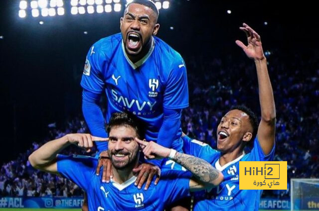 مدرب سباهان الإيراني يمدح الهلال