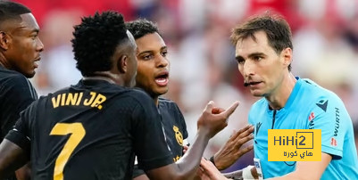 الفيفا يتطلع لتطبيق قرار جديد يمنع اللاعبين من الاحتجاج على قرارات الحكام
