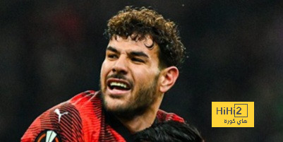 عين على تيو هيرنانديز في مباراة سلافيا براغ