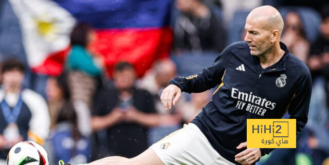 فيديو شاهد اساطير ريال مدريد  الان في البرنابيو