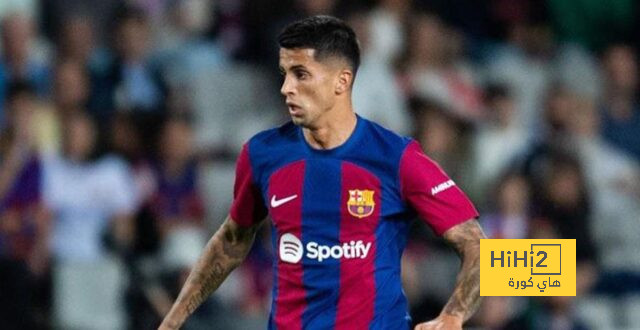 تهديد لـ برشلونة بسبب مركز الظهير