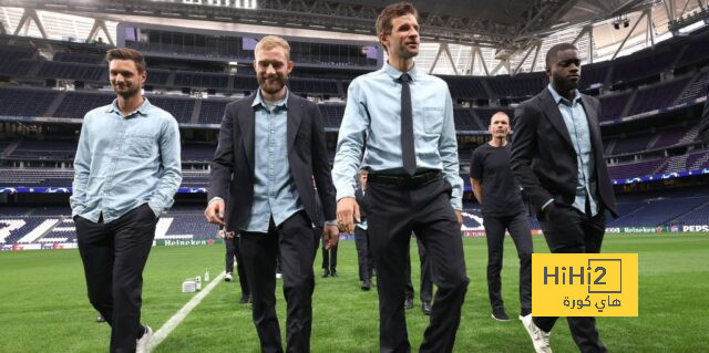 لاعبو بايرن ميونخ يتفقدون أرضية السانتياجو برنابيو