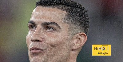 فيديو.. بابتسامة صغيرة رونالدو يوقع على قميص ريال مدريد
