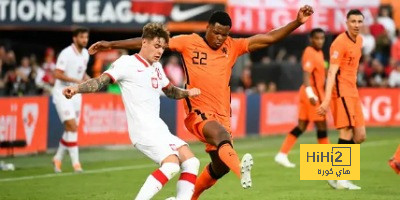 خط وسط هولندا أمام رومانيا في اليورو