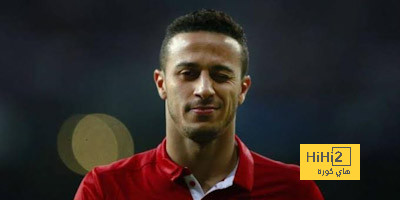 نجم برشلونة السابق يقترب من معاونة هانسي فليك