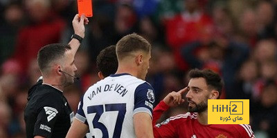 فرنانديز يتلقى البطاقة الحمراء الأولى مع اليونايتد