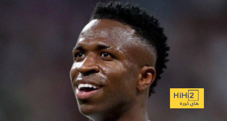 لاعب برشلونة يؤكد أحقية فينيسيوس في الفوز بالكرة الذهبية