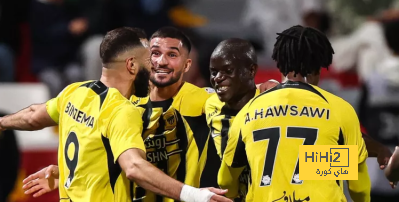 الإتحاد يتفاوض مع بطل العالم