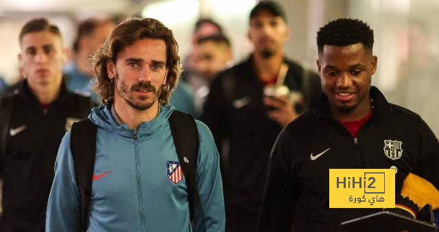 غريزمان يصل رفقة لاعبي برشلونة إلى ملعب مونتجويك