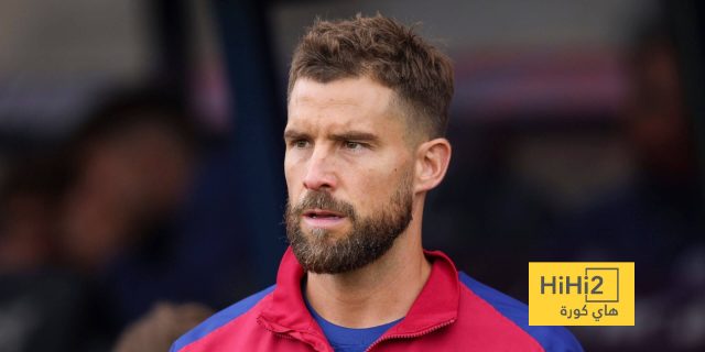 مارتينيز يكشف عن تحديات التكيف مع أسلوب لعب برشلونة