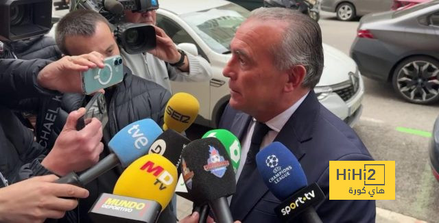 بعد وفاة طبيب الفريق .. رافا يوستي يكشف عن حالة برشلونة