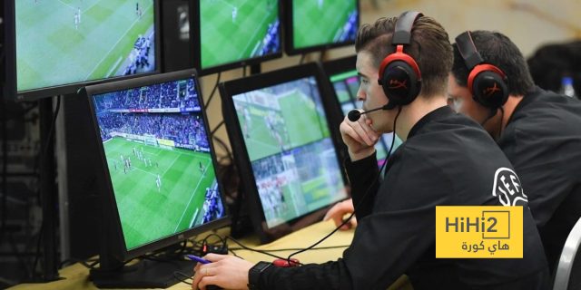 حكم الفار يدخل المراهنات وهو يدير المباراة