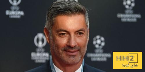 حارس برشلونة السابق ينهال بالمديح على فليك