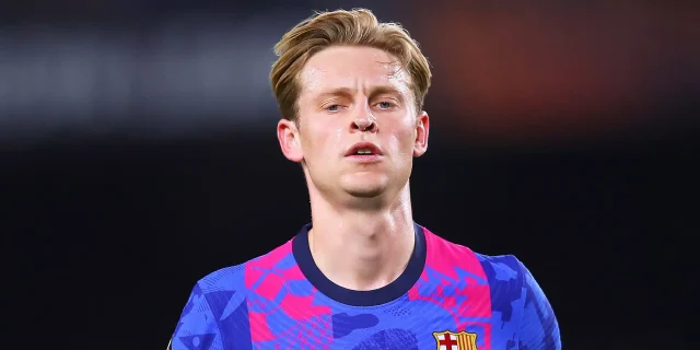 برشلونة يفاجئ دي يونغ بقرار حاسم بشأن مستقبله