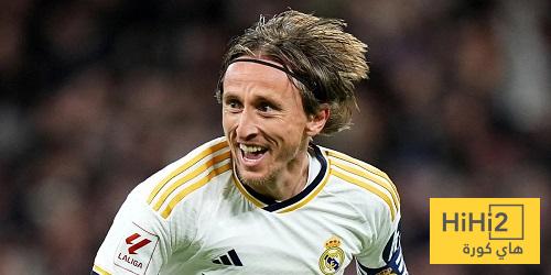 مودريتش أفضل من تشافي وإنييستا