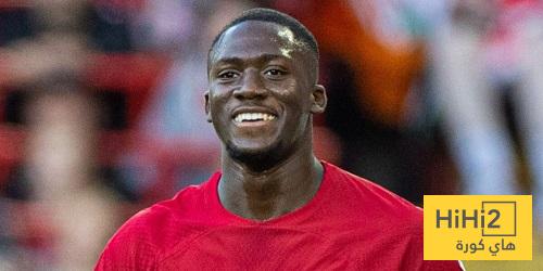 مدرب ليفربول يدافع عن كوناتي بعد الانتقادات