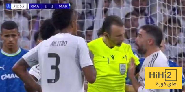 كم بطاقة حمراء تحصل عليها كارفخال في مسيرته مع ريال مدريد؟