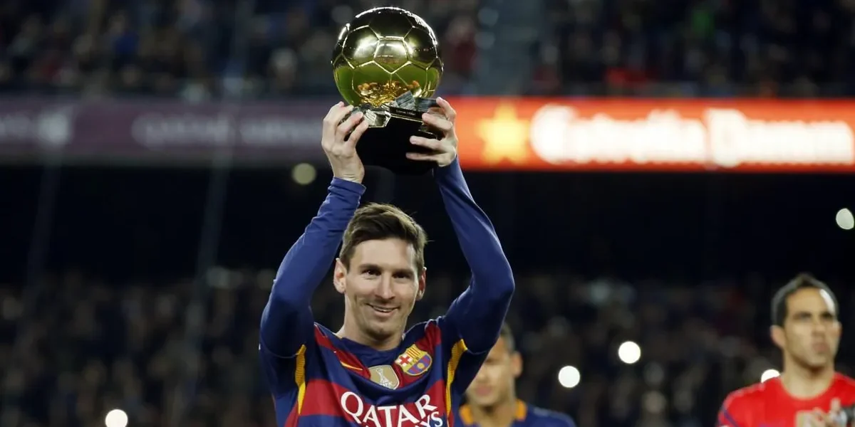 اخبار نيوز : جميع لاعبو برشلونة الفائزون بالكرة الذهبية