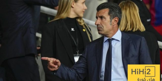 رد فعل لويس فيغو عن سبب تواجده في ملعب مونتجويك