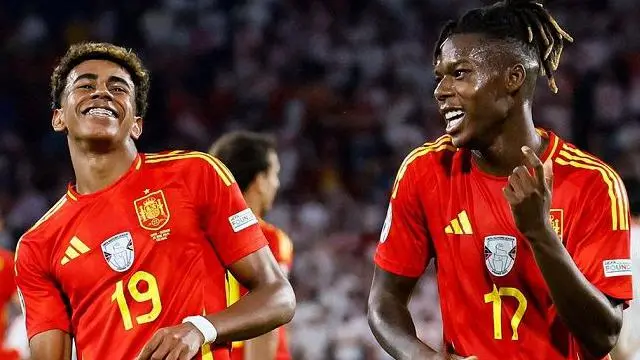 هل سيتأثر منتخب إسبانيا بغياب لامين ونيكو ويليامز؟ لاعب إسبانيا يرد