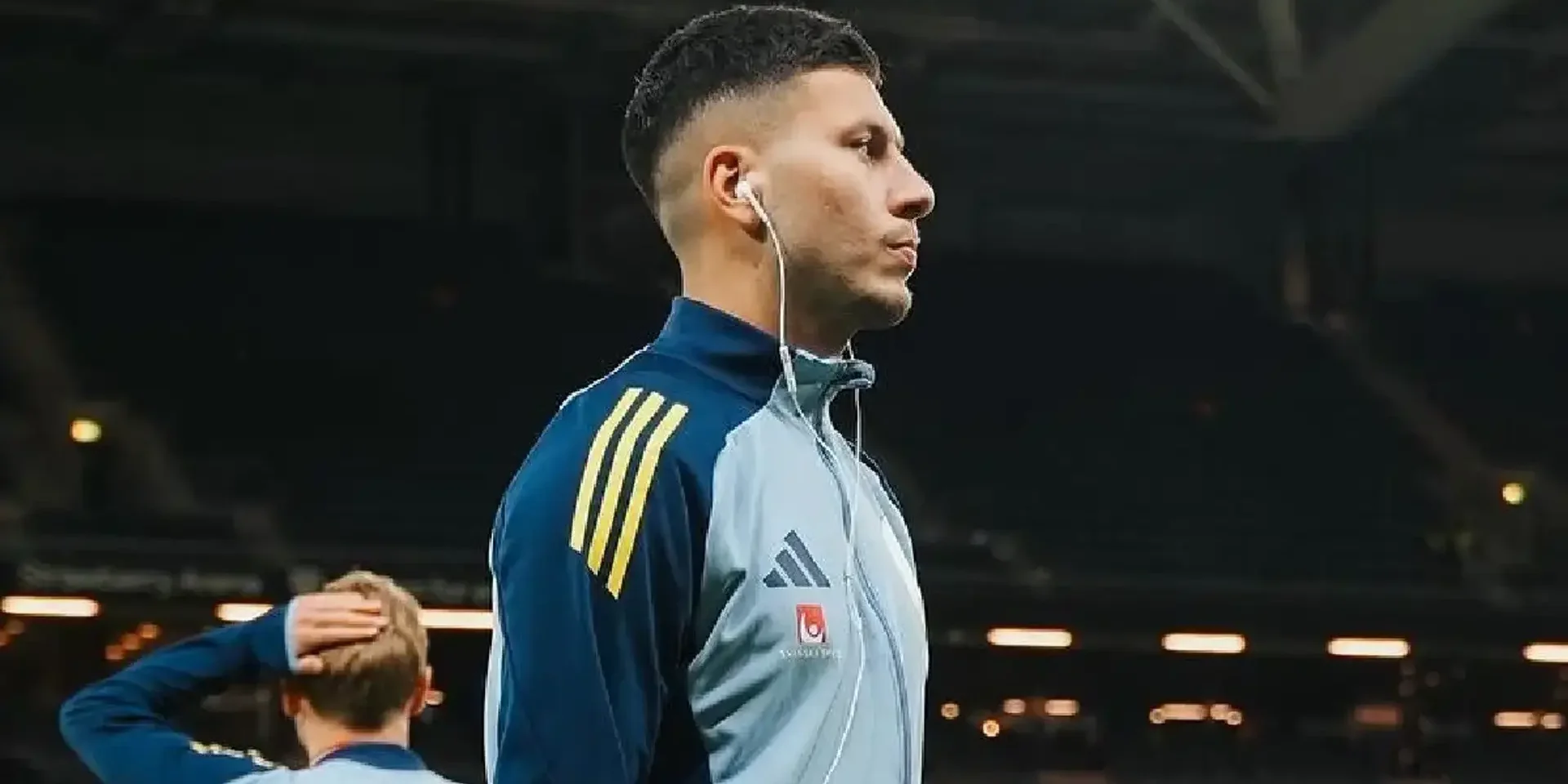 إيزاك يتغنى بإمكانيات برادغجي بعد ظهوره الأول مع السويد