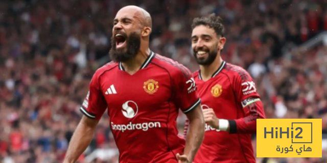 مانشستر يونايتد يتقدم مبكرا على ليفربول
