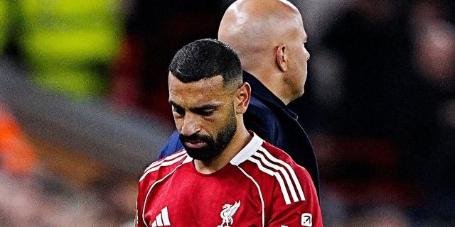 سبب استبعاد صلاح من تشكيلة ليفربول وفرانكفورت.. سلوت يجيب