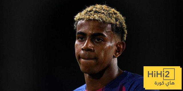 لاعب برشلونة يدافع عن لامين يامال