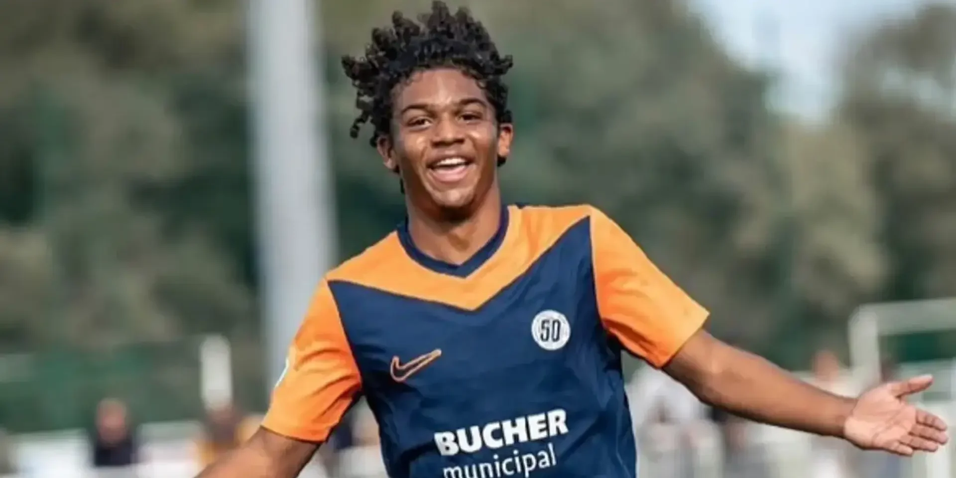 برشلونة ينافس أرسنال على موهبة فرنسية