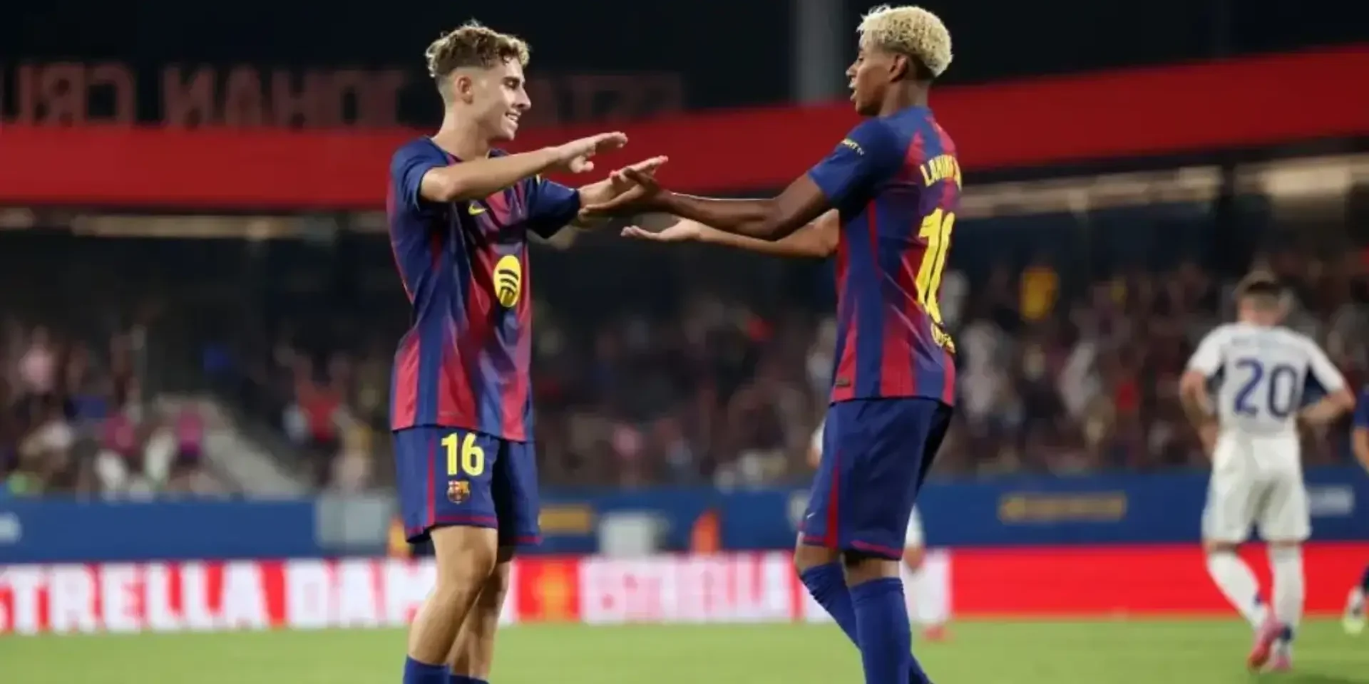 كم لاعب من برشلونة في معسكر اسبانيا للتوقف الدولي؟