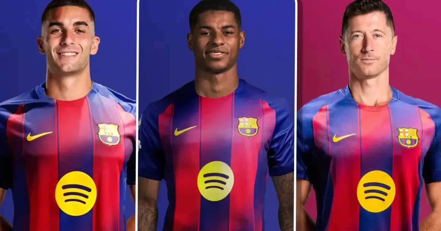 صورة: جماهير برشلونة تكافئ ليفاندوفسكي وتنصفه على توريس وراشفورد!