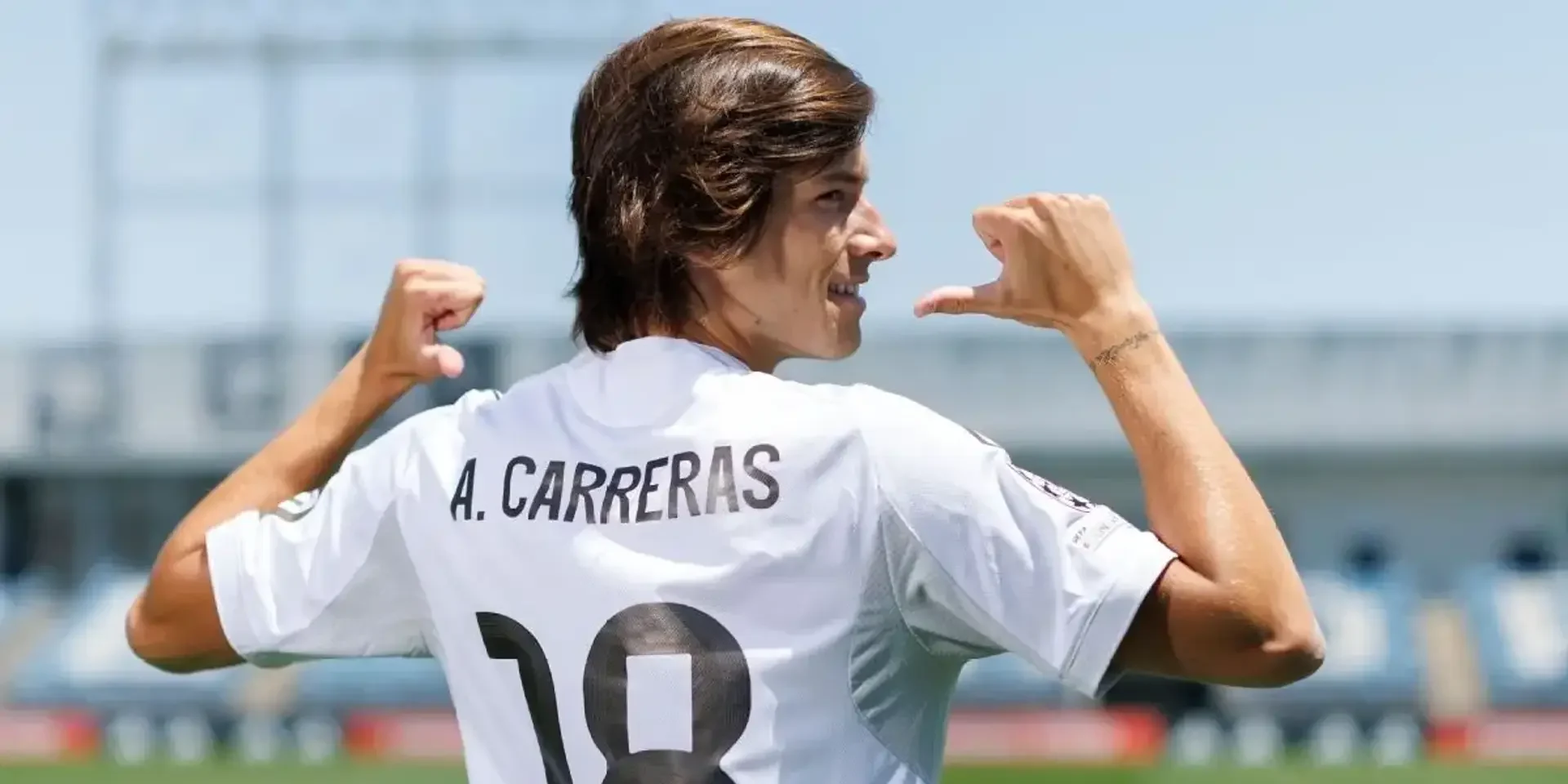 كشاف مانشستر يونايتد ينتقد النادي بسبب كاريراس