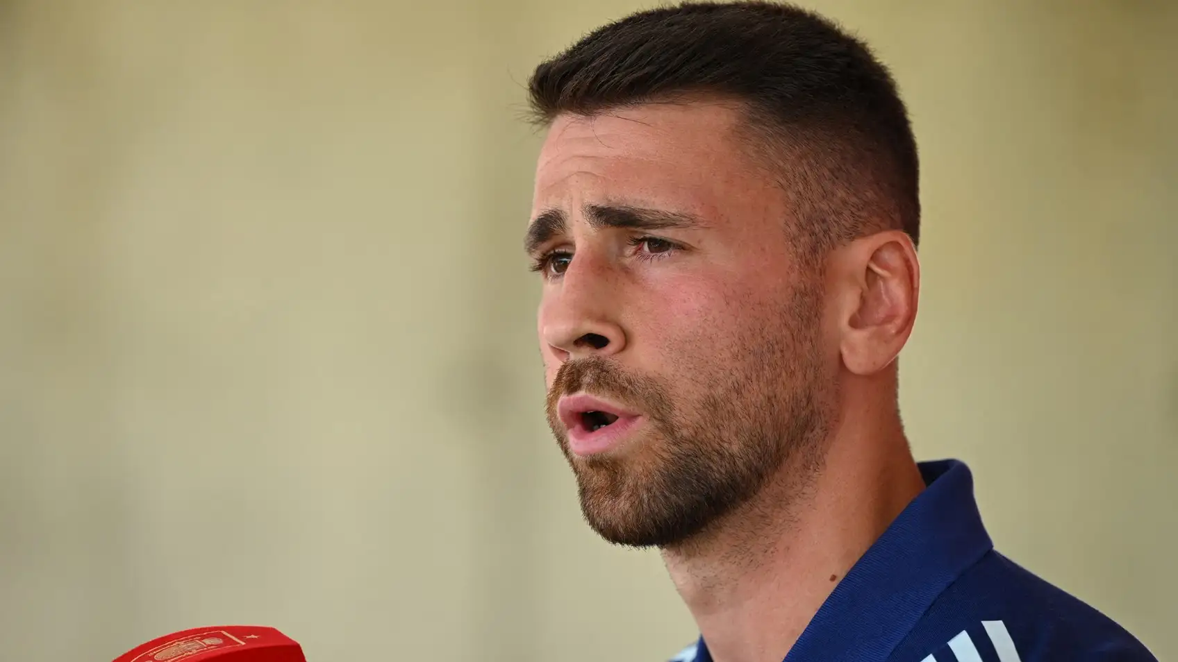 انتقاد لـ أوناي سيمون بسبب مستواه ضد برشلونة