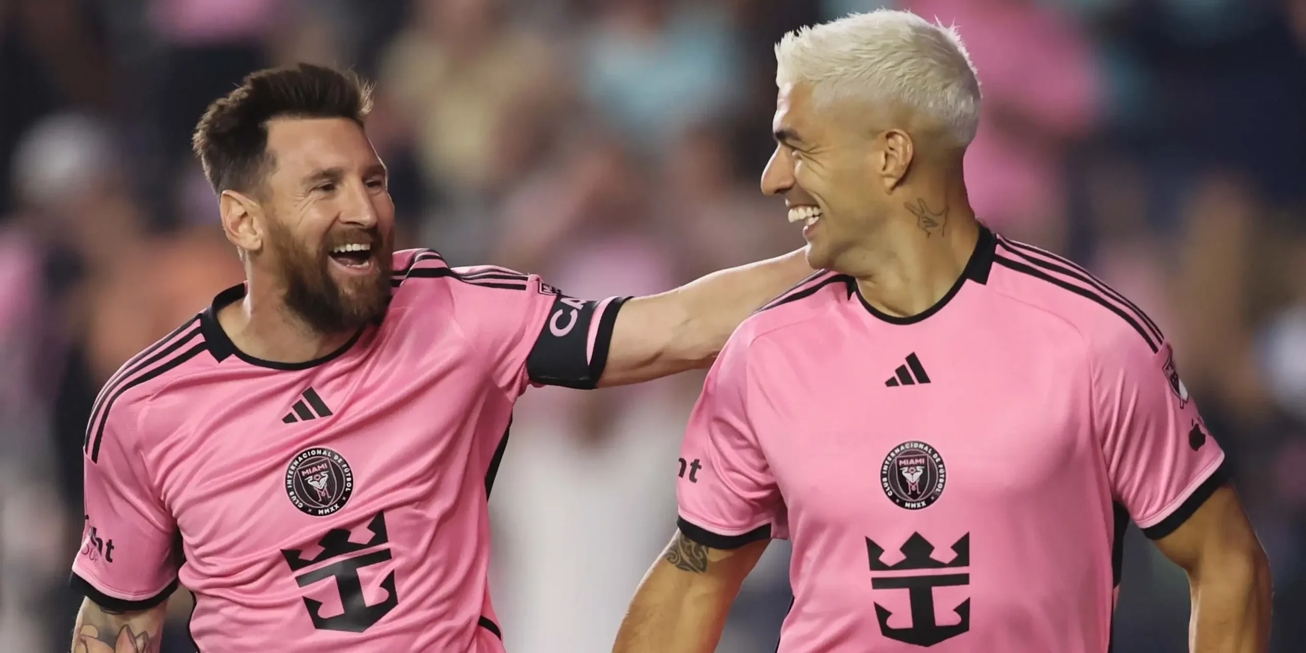 سواريز يقترب من اللعب مع ميسي عاما آخر