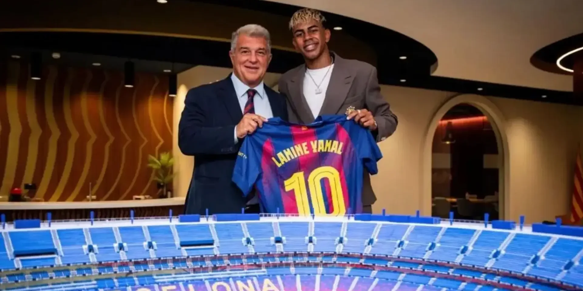 لابورتا ولامين يامال يستعدان للسفر إلى دبي لحضور جوائز جلوب سوكر