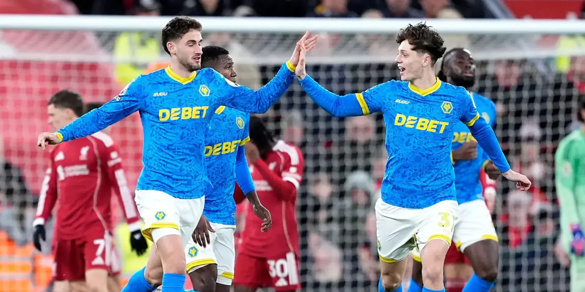 وولفرهامبتون يدخل تاريخ الدوري الانجليزي من الباب الخلفي