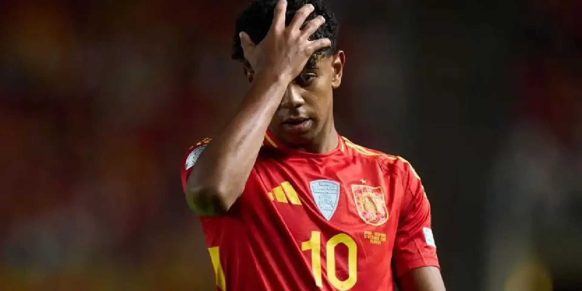 ماذا قال دي لا فوينتي عن أزمة لامين يامال وبرشلونة؟