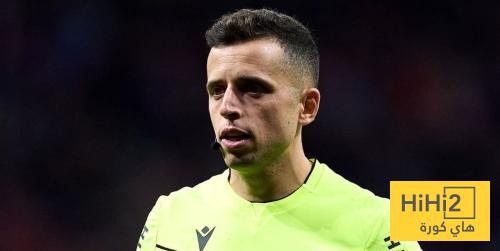 رسميا .. فيكتور غارسيا حكما لمباراة برشلونة ضد اسبانيول