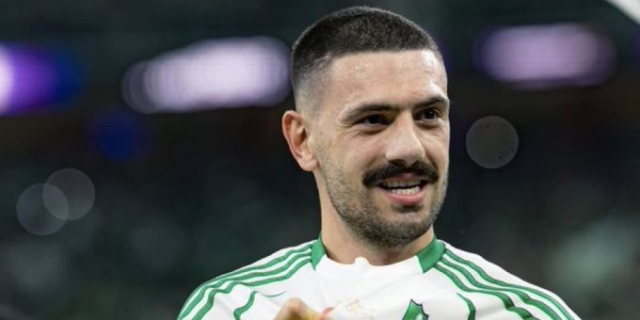 الاهلي يسجل الهدف الثالث امام النصر