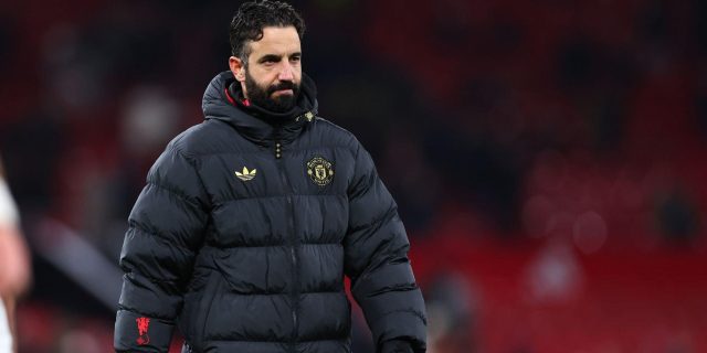 أسعد 3 لاعبين في مانشستر يونايتد بإقالة أموريم!