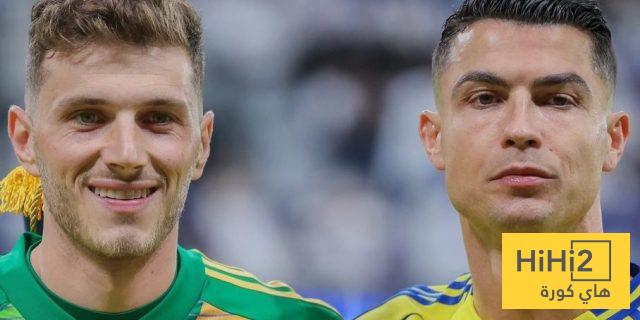 الهلال يؤجل رحيل حارس النصر !