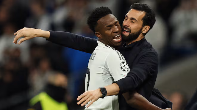 أربيلوا أنقذ فينيسيوس من ألونسو !