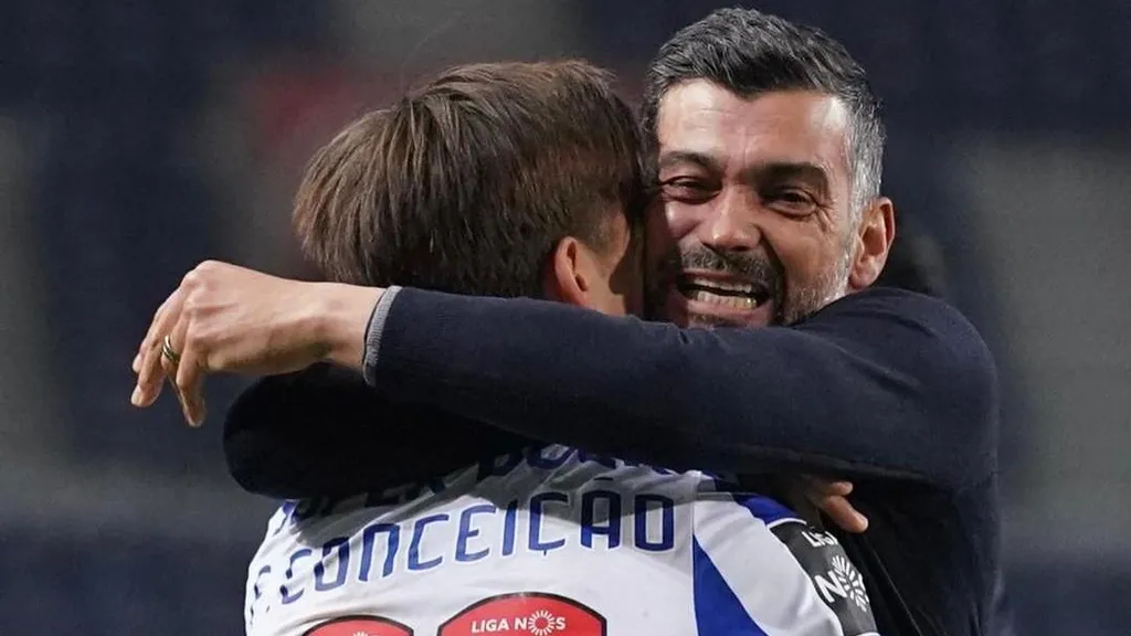 هكذا صاغ سيرجيو كونسيساو مسيرة ابنه فرانسيسكو !