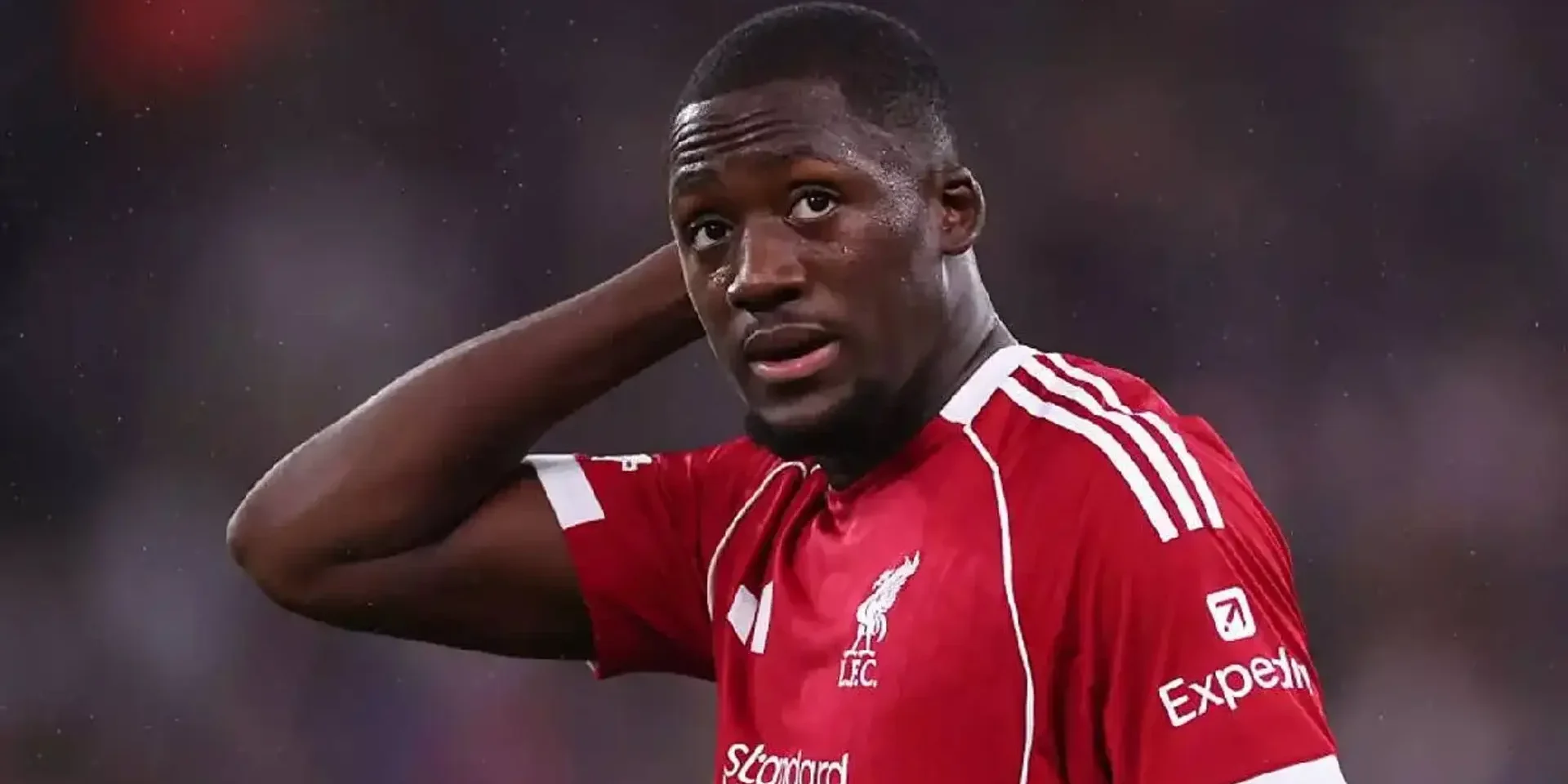 رسالة مؤثرة من كوناتي لجمهور ليفربول بعد وفاة والده