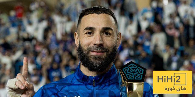 بنزيما يتغنى بأداء الهلال في أول ظهور بعد الانضمام