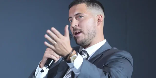 هل يصنف هازارد نفسه كأسطورة؟.. البلجيكي يرد!