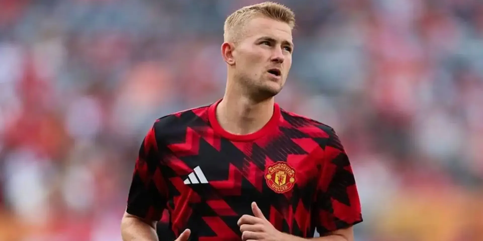 دي ليخت يتعرض لانتكاسة جديدة