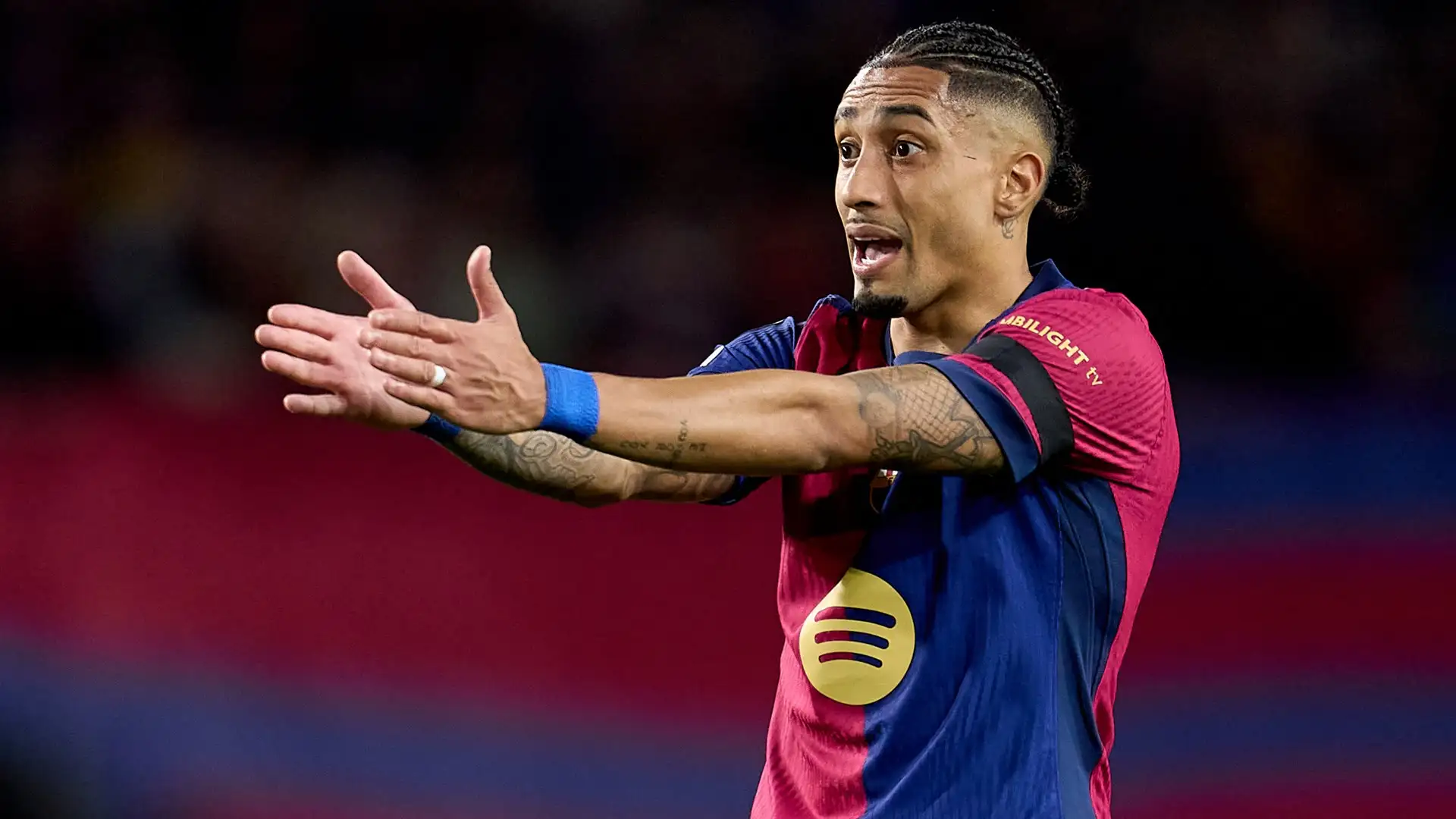 لامين يامال يثير غضب رافينيا !